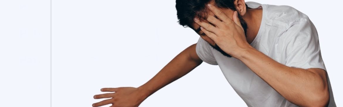 Uomo con vertigini persistenti che perde l'equilibrio – sintomi della PPPD e instabilità posturale